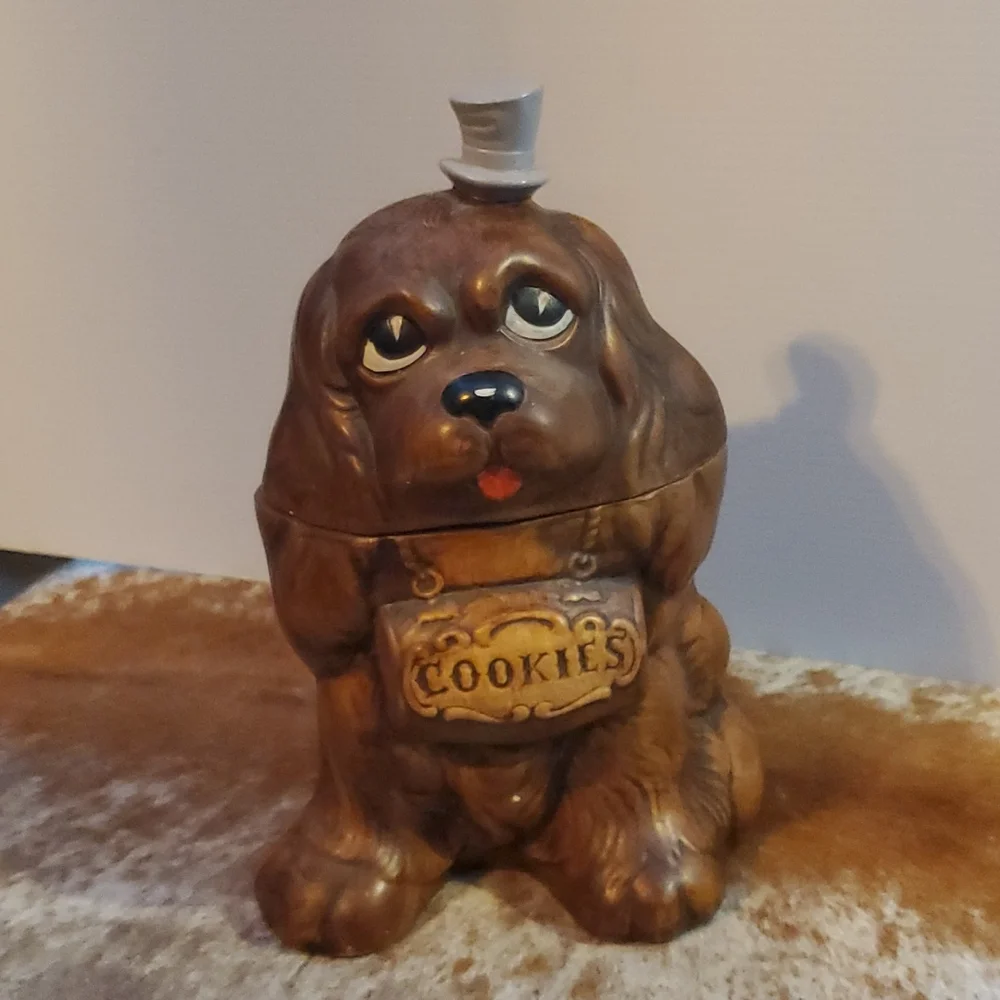 Old dog cookie jar